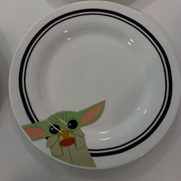 Star Wars Mandalorian &Grogu Ceramic Dessert Plates Set Of 4 Featuring Baby Yoda - Picture 6 of 13